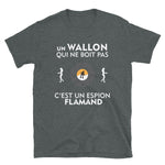 Espion en Wallonnie -  T-Shirt standard - Ici & Là - T-shirts & Souvenirs de chez toi