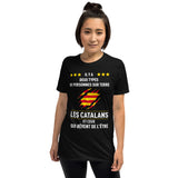 Catalans, Il y a deux types de personnes - T-shirt standard - Ici & Là - T-shirts & Souvenirs de chez toi