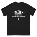 T-shirt Un Italien ne vieillit pas il prend de la bouteille - cadeau humour Italie