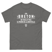 Thumbnail for T-shirt Bretagne bleu marine dos - Un breton ne vieillit pas, il prend de la bouteille