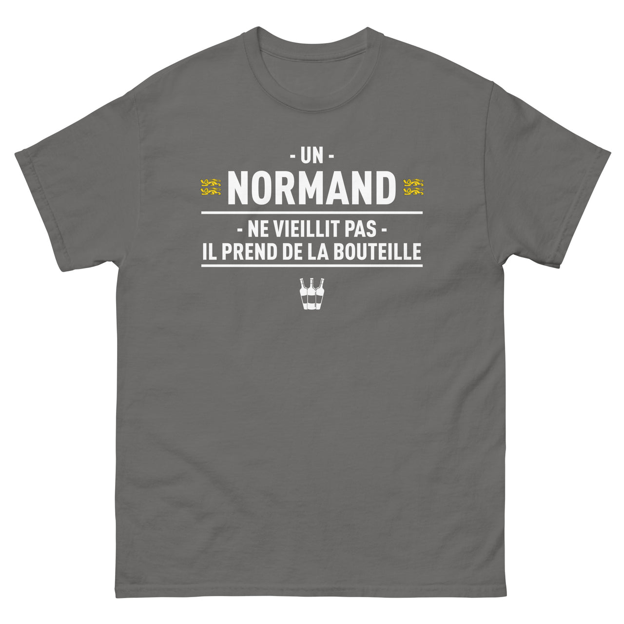 T-shirt Normand bleu marine dos - Un homme qui prend de la bouteille