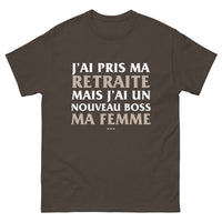 Thumbnail for T-shirt Retraite chocolat noir - Je suis à la retraite mais j'ai un nouveau boss