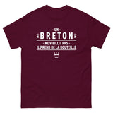 T-shirt homme Un breton ne vieillit pas il prend de la bouteille - Cadeau humour Bretagne