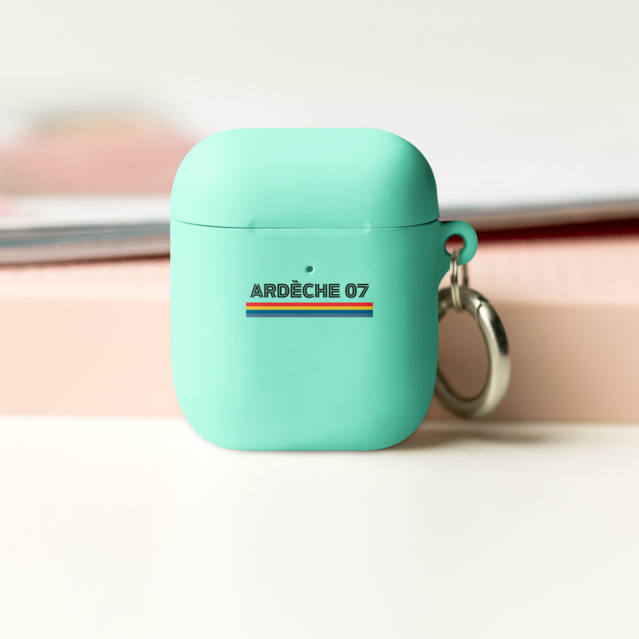 Coque Compatible pour AirPods® Étui Housse Protection avec Mousqueton Motif Ardèche