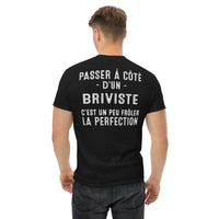 Thumbnail for T-shirt noir Briviste avec texte Frôler la perfection, vu de dos