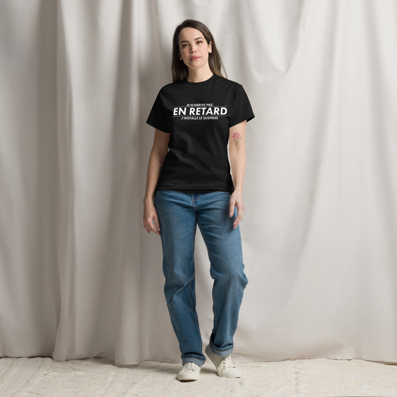 T-shirt humour bleu marine dos - Je n'arrive pas en retard j'installe le suspens