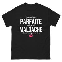 Thumbnail for T-shirt Malgache noir - presque parfaite avec humour