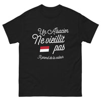 Thumbnail for T-shirt Alsacien noir - Un Alsacien ne vieillit pas, il prend de la valeur