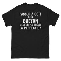 Thumbnail for T-shirt Bretagne noir - Passer à côté d’un Breton, c’est un peu frôler la perfection