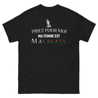 Thumbnail for T-shirt Madagascar noir - Priez pour moi, ma femme est Malgache
