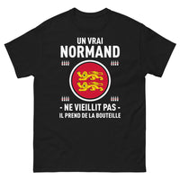 Thumbnail for T-shirt Normand noir - Un vrai Normand ne vieillit pas, il prend de la bouteille