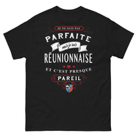 Thumbnail for T-shirt Réunionnaise noir - Je ne suis pas parfaite mais je suis Réunionnaise