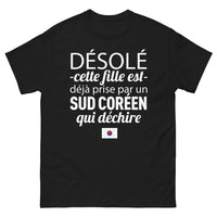 Thumbnail for T-shirt Sud-Coréen noir - prise par un Sud-Coréen qui déchire