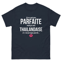 Thumbnail for T-shirt Thaïlandaise marine - Je ne suis pas parfaite mais presque