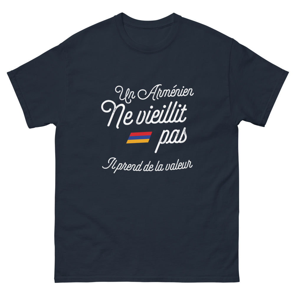 T-shirt Arménien marine - Un Arménien ne vieillit pas
