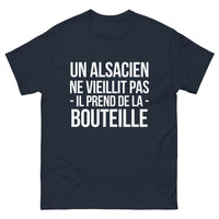 Thumbnail for T-shirt Alsacien marine - Ne vieillit pas, il prend de la bouteille