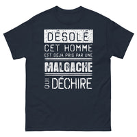 Thumbnail for T-shirt Malgache marine - Déjà pris par une Malgache qui déchire