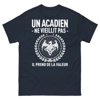 Thumbnail for T-shirt Acadien marine - Un Acadien ne vieillit pas, il prend de la valeur