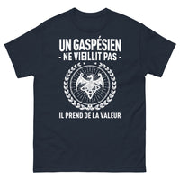 Thumbnail for T-shirt Gaspésie marine - Un Gaspésien ne vieillit pas, il prend de la valeur