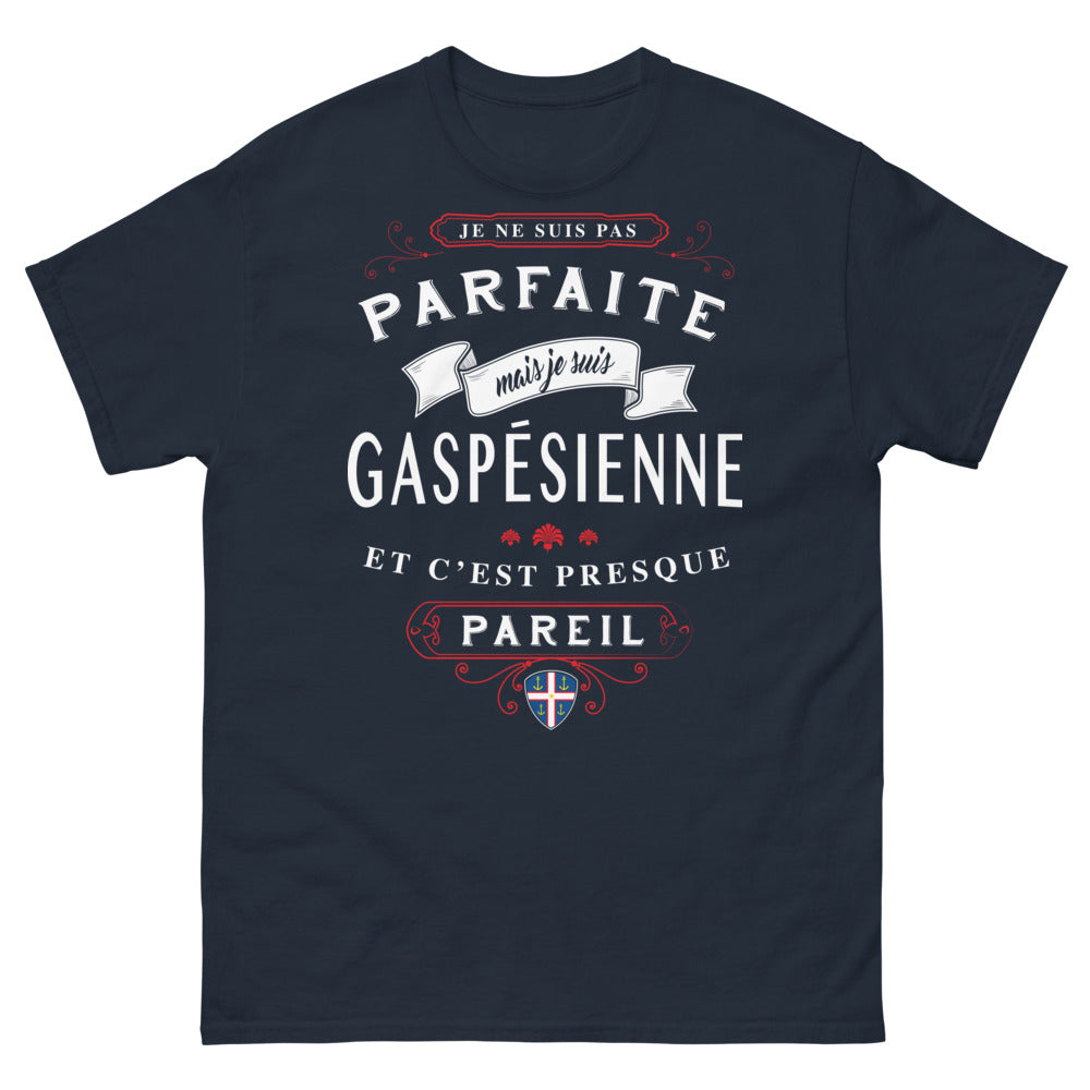 T-shirt Gaspésie marine - Je ne suis pas parfaite, mais je suis Gaspésienne