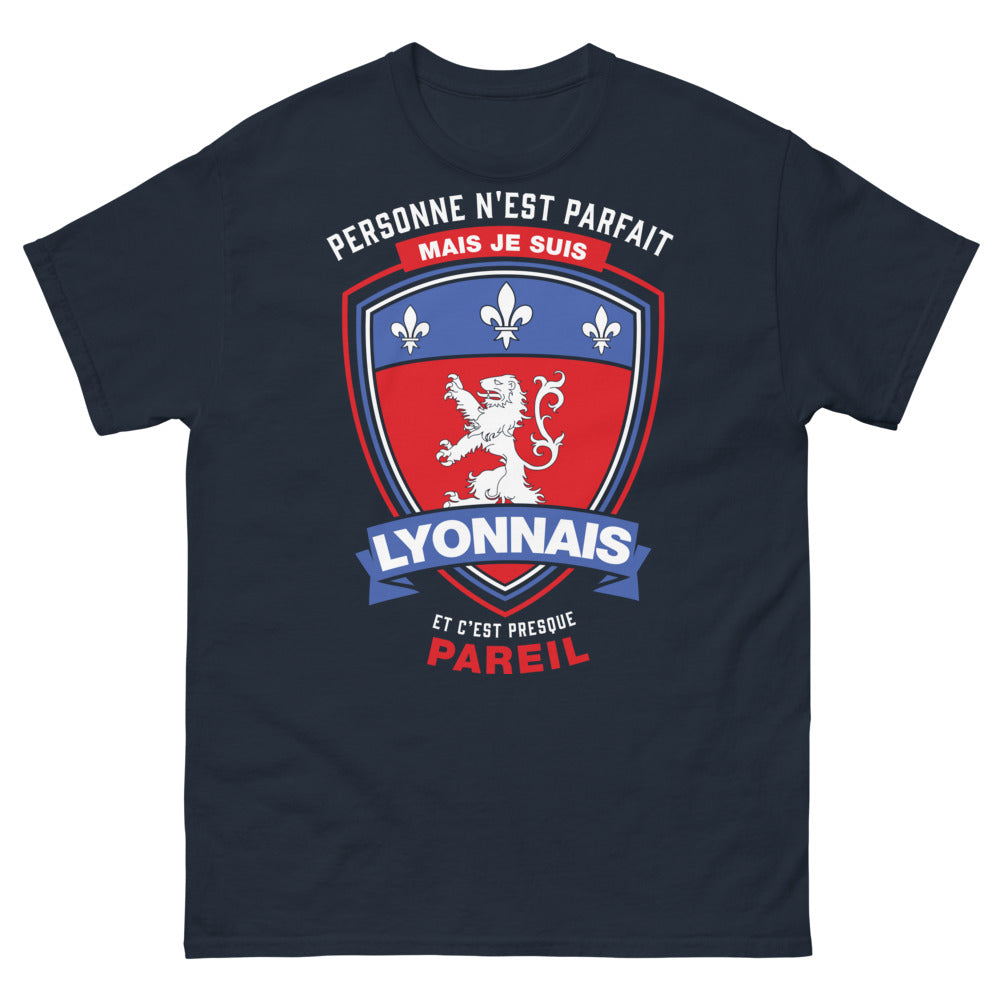 T-shirt Lyonnais marine - et c'est presque pareil (slogan humoristique)