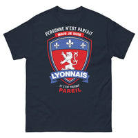Thumbnail for T-shirt Lyonnais marine - et c'est presque pareil (slogan humoristique)