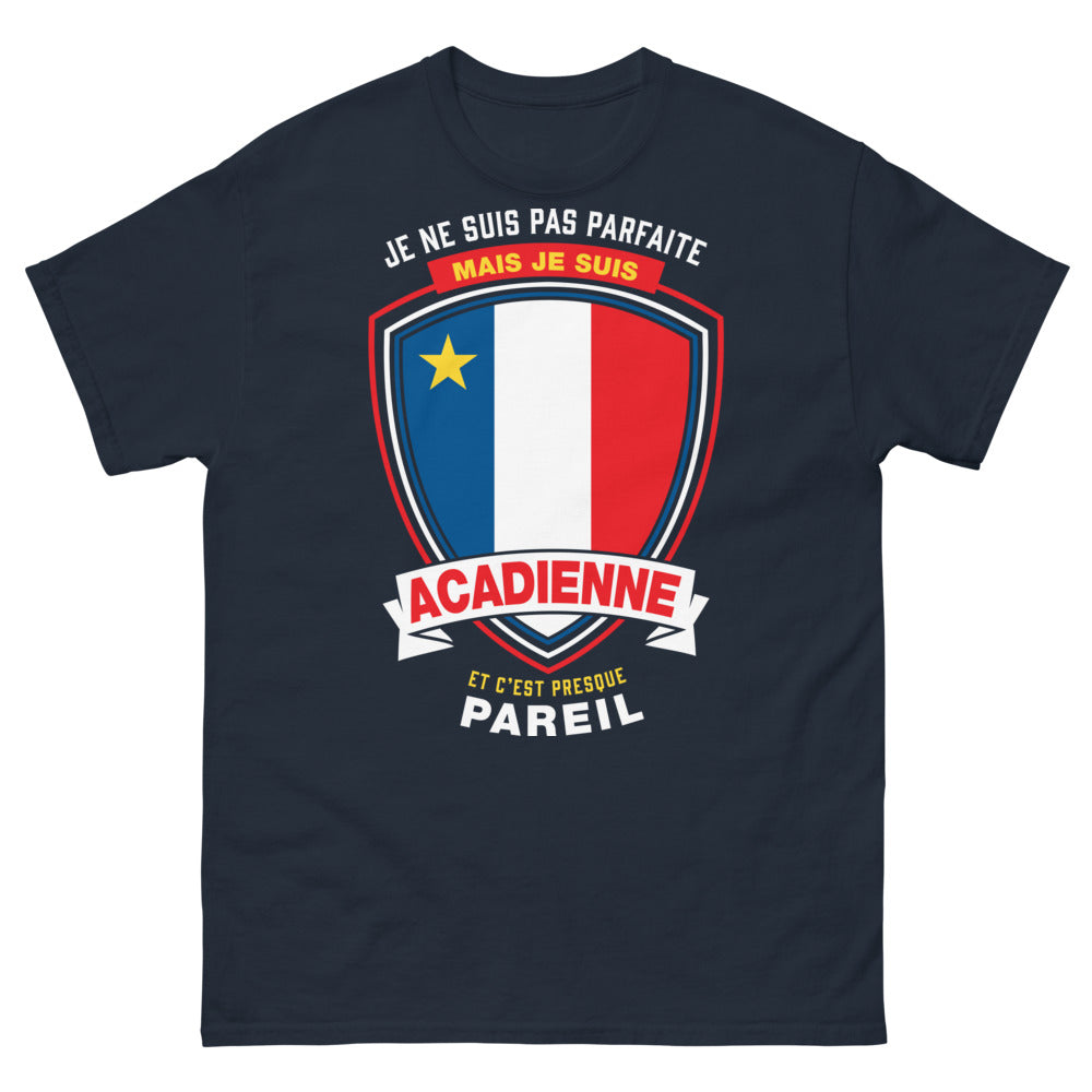 T-shirt Acadienne marine - Je ne suis pas parfaite mais je suis Acadienne