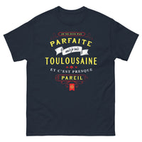 Thumbnail for T-shirt Toulousaine marine - Je ne suis pas parfaite mais je suis Toulousaine