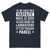 Thumbnail for T-shirt technicienne de laboratoire marine - presque parfaite