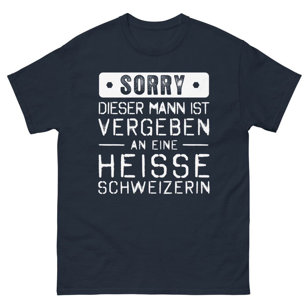 T-shirt Mann vergeben an heiße Schweizerin