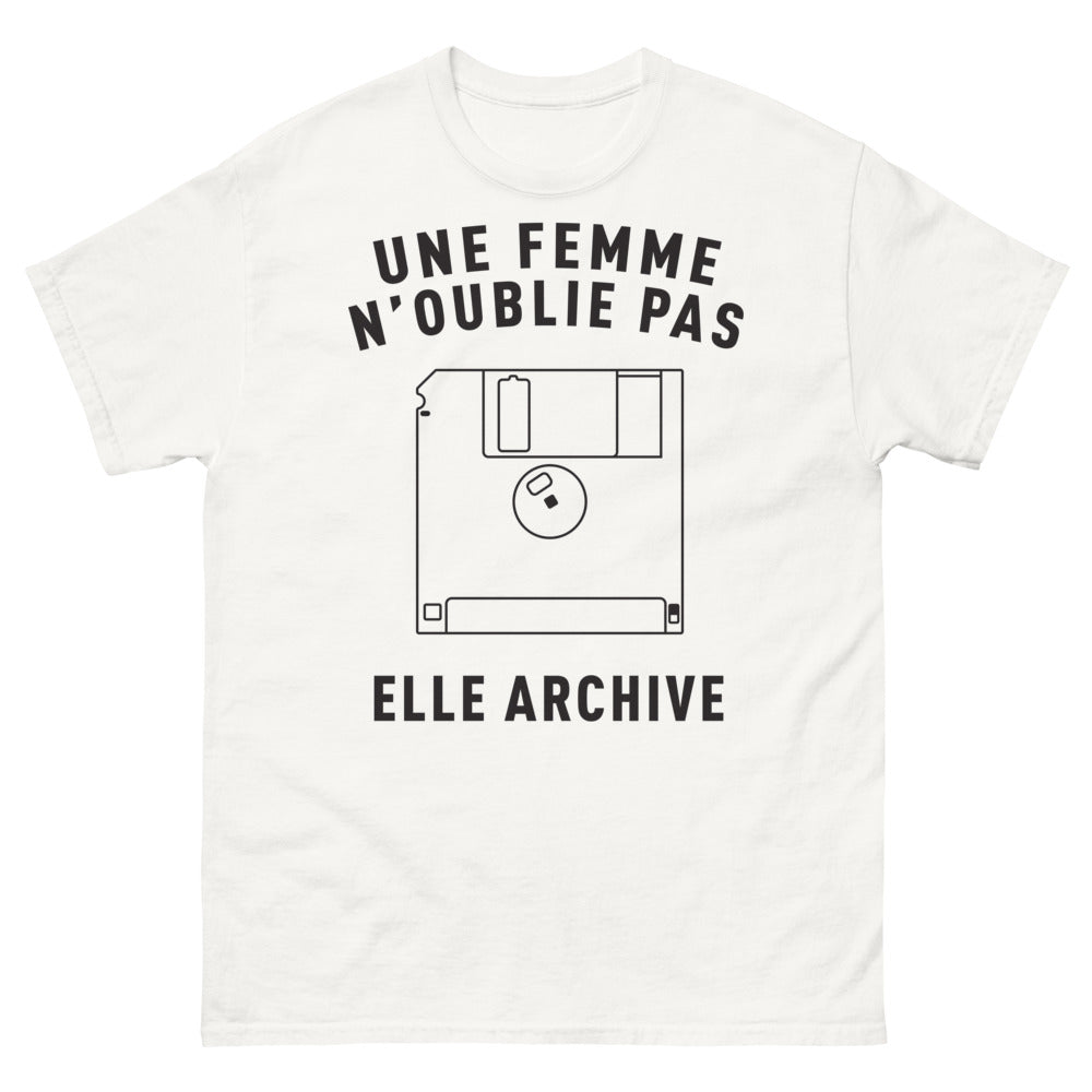 T-shirt Souvenir inoubliable blanc - Une Femme N'oublie Pas Elle