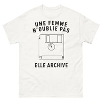 Thumbnail for T-shirt Souvenir inoubliable blanc - Une Femme N'oublie Pas Elle