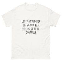Thumbnail for T-shirt Une Réunionnaise Ne Vieillit Pas, Elle Prend de la Bouteille