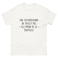 Thumbnail for T-shirt Une Calvadosienne Ne Vieillit Pas, Elle Prend de la Bouteille