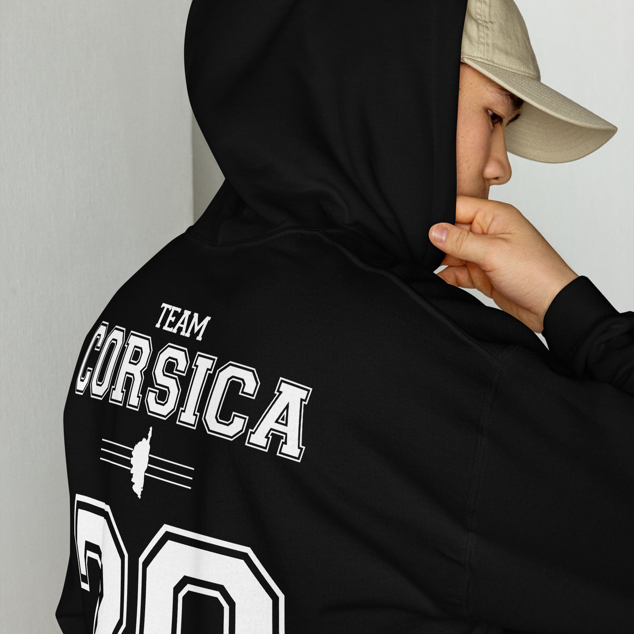 Sweat à capuche Corse noir dos - Élégance et confort