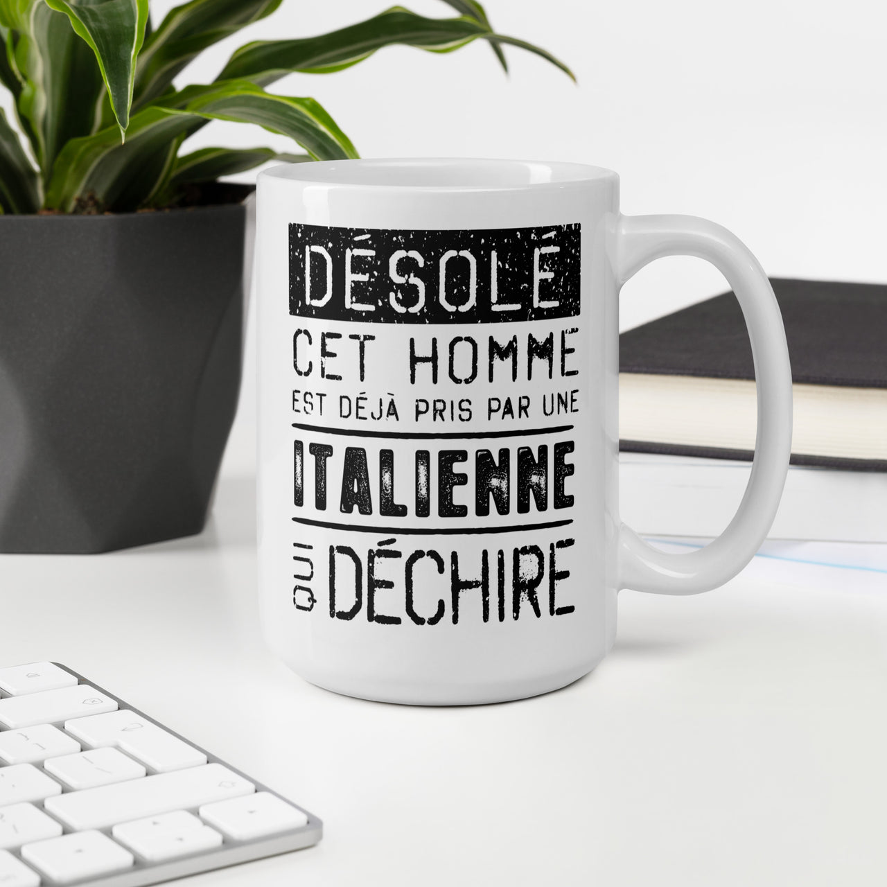 Mug Saint Valentin blanc brillant - Désolé ce mec est pris par une Italienne