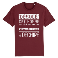 Thumbnail for Désolé cet homme est pris par une Vietnamienne qui déchire - T-shirt coton bio 100 % - imprimé FR - Ici & Là - T-shirts & Souvenirs de chez toi