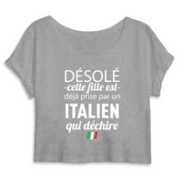 Thumbnail for Désolé cette fille est déjà prise par un Italien qui déchire - T-shirt crop coton bio - impression FR - Ici & Là - T-shirts & Souvenirs de chez toi