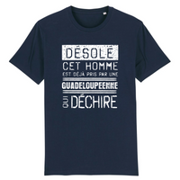 Thumbnail for Désolé cet homme est pris par une Guadeloupéenne qui déchire - T-shirt coton bio 100 % - imprimé FR - Ici & Là - T-shirts & Souvenirs de chez toi