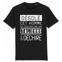 Thumbnail for Désolé cet homme est pris par une Italienne qui déchire - T-shirt coton bio 100 % - imprimé FR - Ici & Là - T-shirts & Souvenirs de chez toi