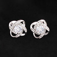 Thumbnail for Clous d'oreilles Love Knot or blanc - Élégance et éclat