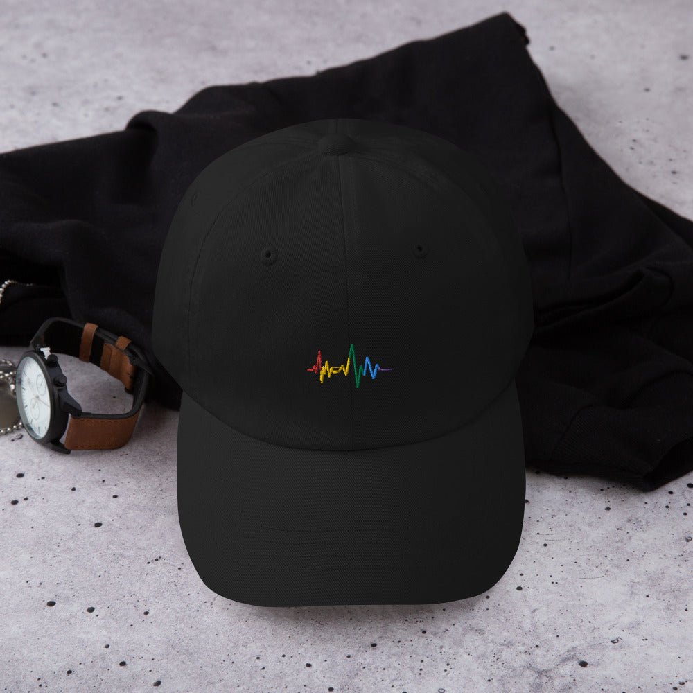 Battement de coeur aux couleurs de l'Arc-en-ciel LGBT - Dad hat - casquette classique - Ici & Là - T-shirts & Souvenirs de chez toi