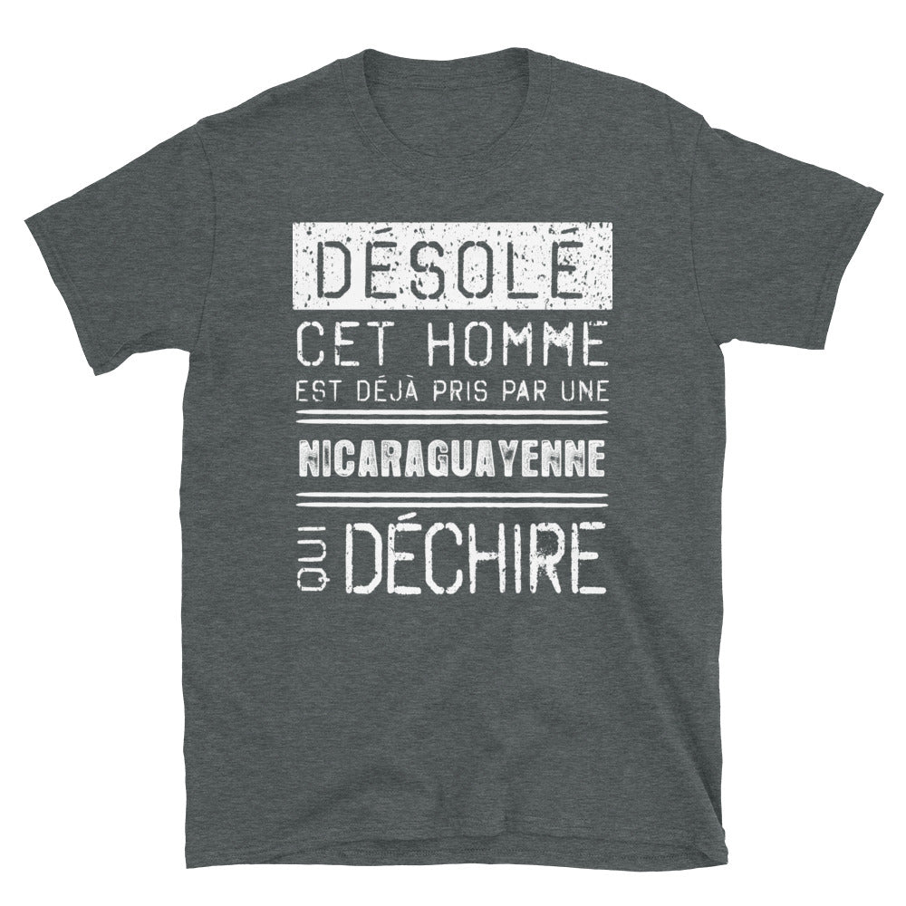 T-shirt Nicaragua bleu marine - Désolé ce mec est pris par une fille qui déchire