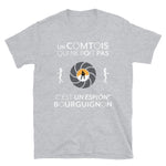 Espion en Franche comté -  T-Shirt standard humoristique pour les Francs-Comtois - Ici & Là - T-shirts & Souvenirs de chez toi