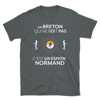 Thumbnail for Espion en Bretagne -  T-Shirt standard - Ici & Là - T-shirts & Souvenirs de chez toi