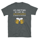 Les Bretons ne sont pas alcooliques - T-shirt Standard - Ici & Là - T-shirts & Souvenirs de chez toi