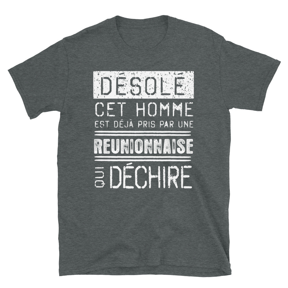 T-shirt Réunion bleu marine - Désolé ce mec est pris par une fille