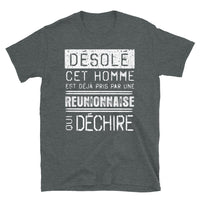 Thumbnail for T-shirt Réunion bleu marine - Désolé ce mec est pris par une fille