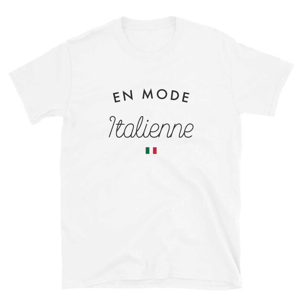 En mode Italienne - T-shirt femme Boy friend-cut - Ici & Là - T-shirts & Souvenirs de chez toi