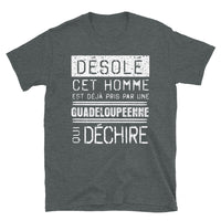 Thumbnail for T-shirt Guadeloupe bleu marine - Désolé ce mec est pris par une fille qui déchire